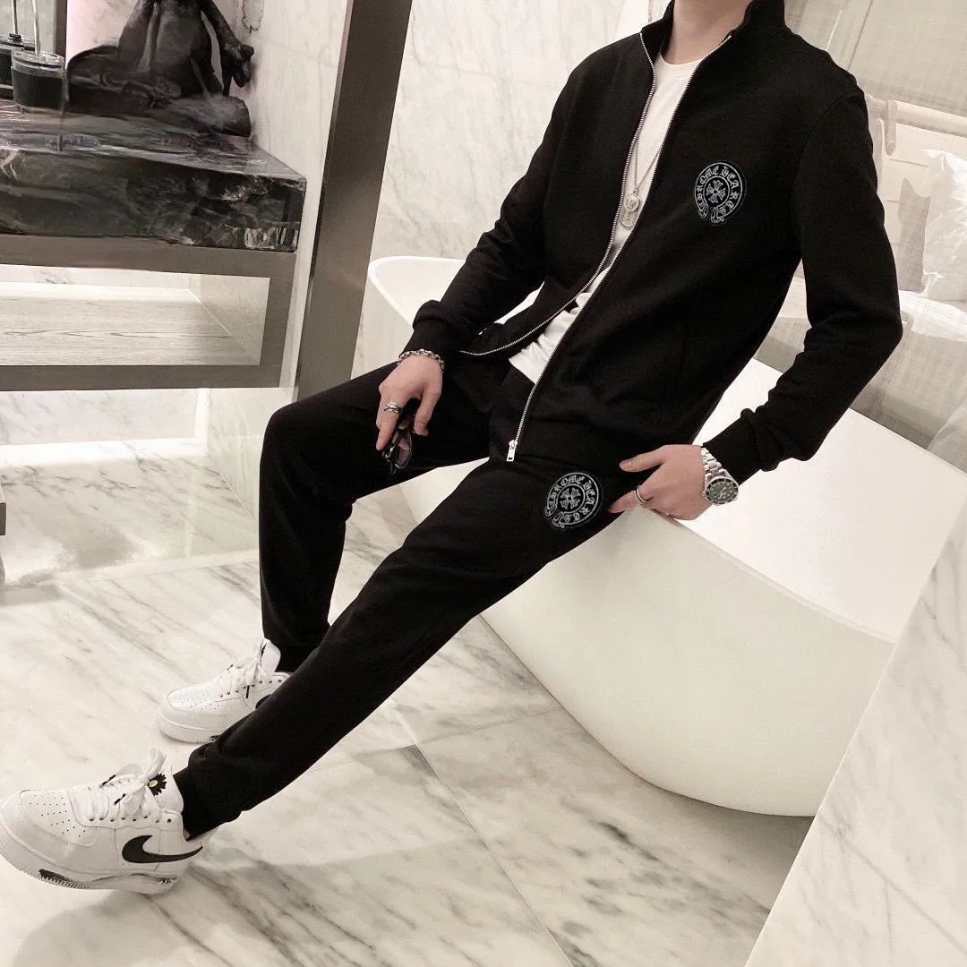 🅿️420 direct batch [ChampionHearts] (Fat Man Gospel) hot-selling suit is coming. Focus on the original version of the official website. 2025 new hot-selling cardigan sweater suit. The original order is the best. 🇭🇰The meticulous work of top designers. It has a fitting and perfect upper body effect. 100% natural high-quality Roman cotton, close-fitting comfort, noble and elegant! Original hardware embodies elegance and nobility! Counter size: M-5XL (maximum wear up to 220 pounds)